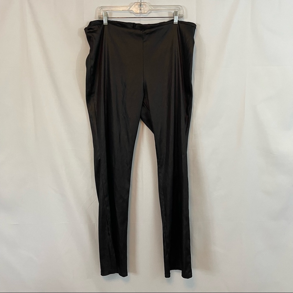 Divine, Sateen Pants, Size XL. Black. In excellent condition!
